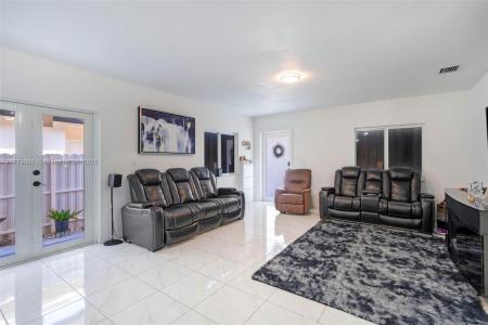 2326 NW 56th St, Miami, Florida 33142, USA