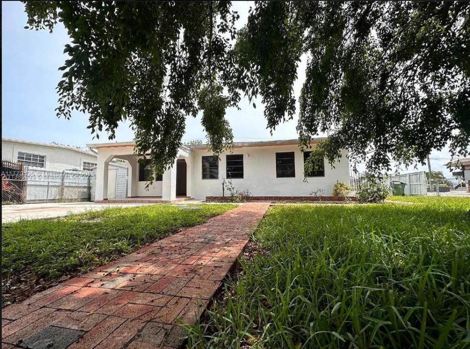 602 E 50th St, Hialeah, Floride 33013, États-Unis
