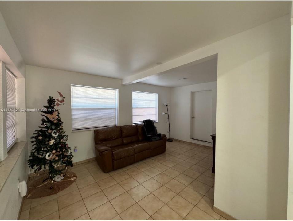 602 E 50th St, Hialeah, Floride 33013, États-Unis