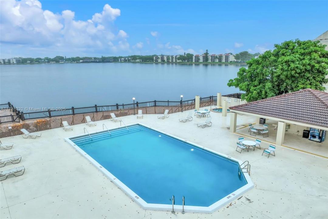 110 Lake Emerald Dr 404, Oakland Park, Florida 33309, Estados Unidos