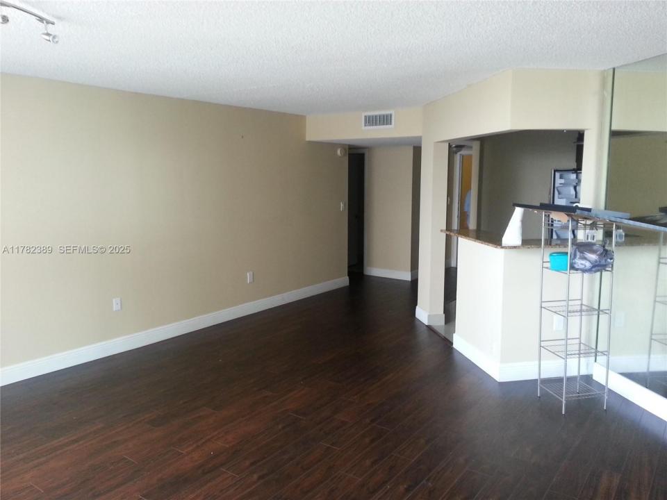 2750 NE 183rd St 2607, Aventura, Floryda 33160, USA