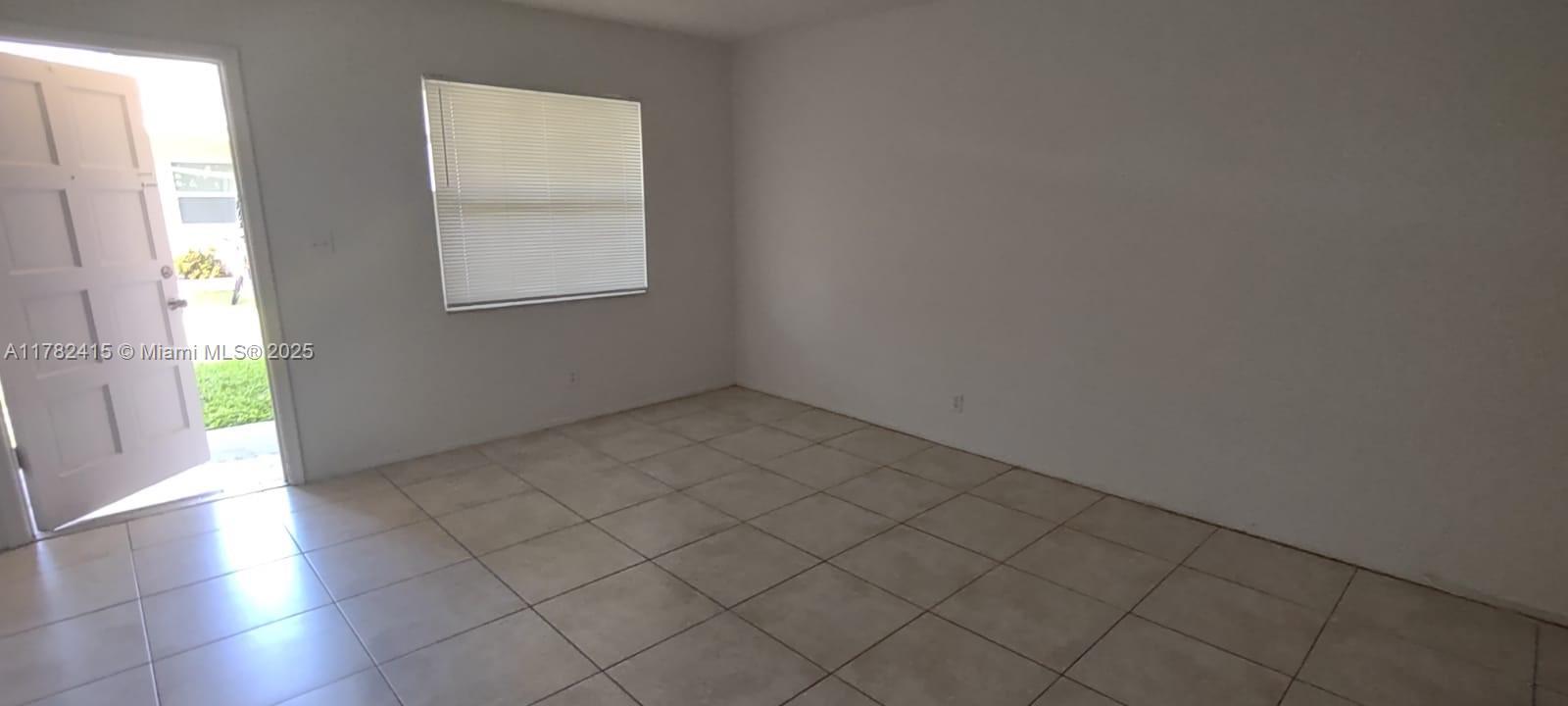 220 NE 40th St 2, Oakland Park, Florida 33334, USA