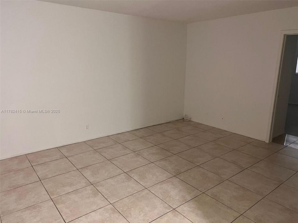 220 NE 40th St 2, Oakland Park, Florida 33334, USA