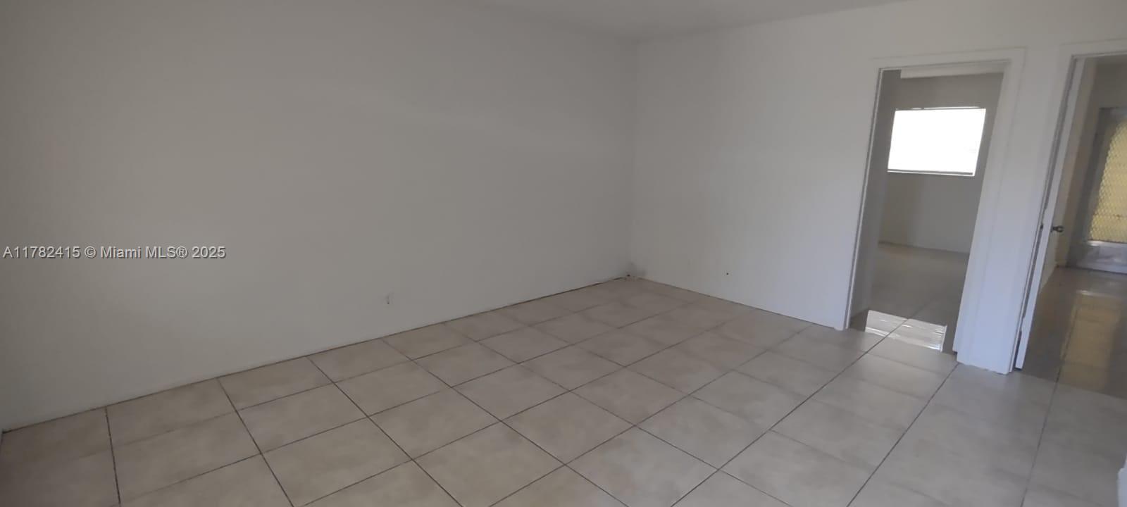 220 NE 40th St 2, Oakland Park, Florida 33334, USA