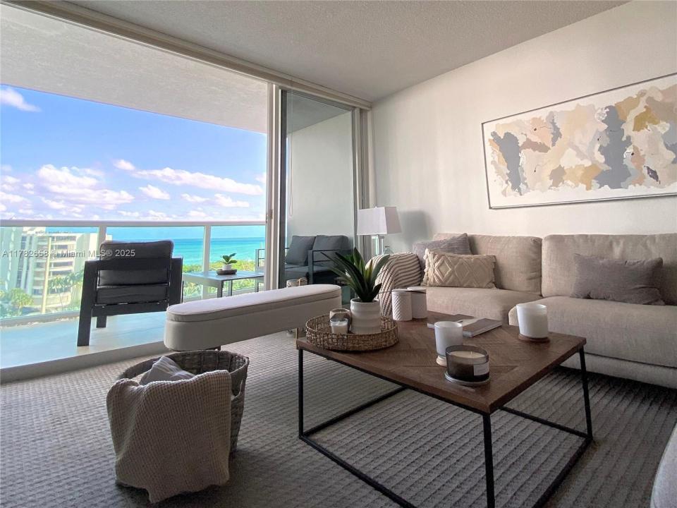 100 Bayview Dr 906, Sunny Isles Beach, فلوريدا 33160, الولايات المتحدة