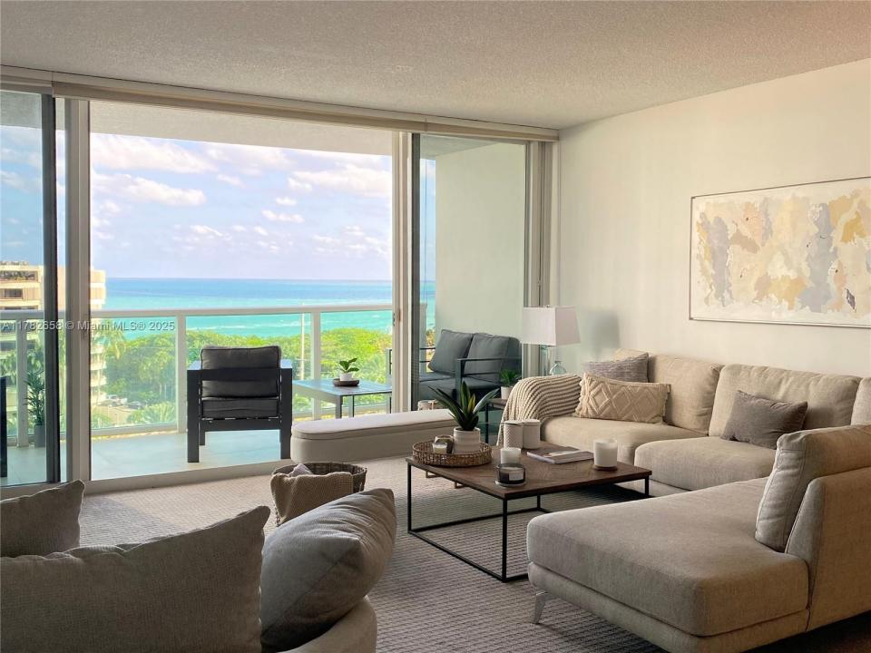 100 Bayview Dr 906, Sunny Isles Beach, فلوريدا 33160, الولايات المتحدة