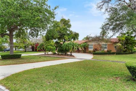 11201 SW 136th St, Miami, Florida 33176, USA