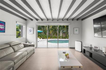 425 NE 114th St, Miami, Florida 33161, USA