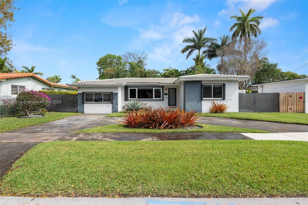 425 NE 114th St, Miami, Floryda 33161, USA