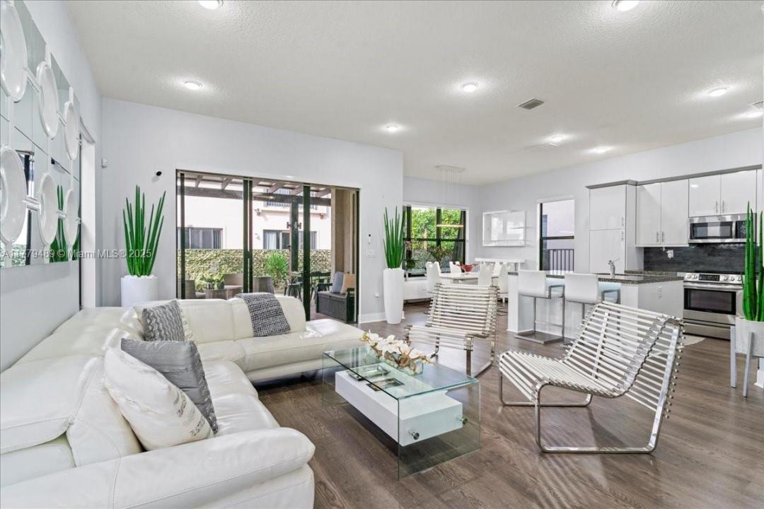 9786 W 34th Ave, Hialeah, Florida 33018, HOA KỲ
