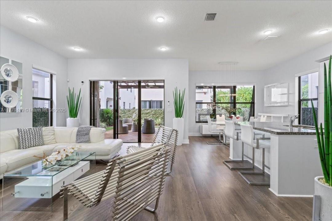 9786 W 34th Ave, Hialeah, Florida 33018, HOA KỲ