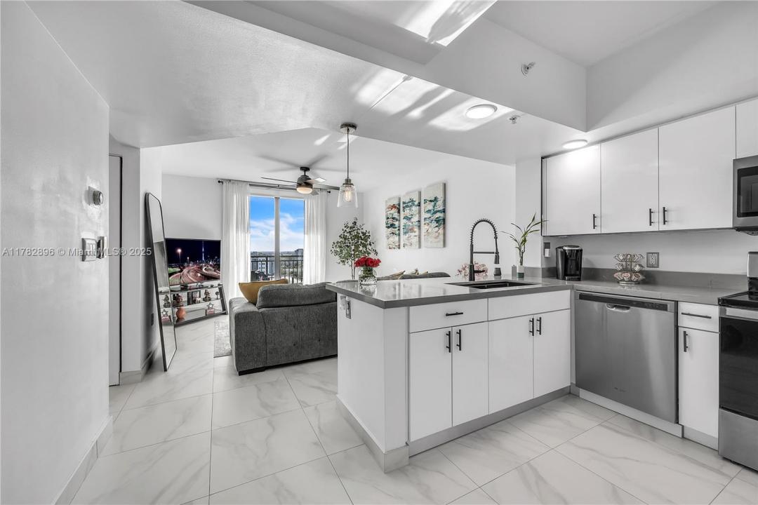 110 N Federal Hwy 1203, Fort Lauderdale, Florida 33301