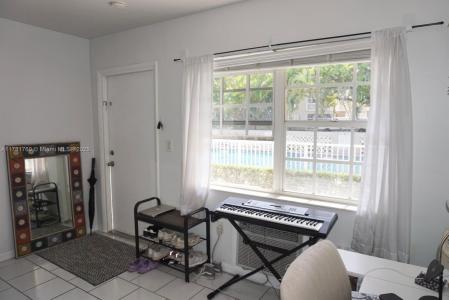 6565 Santona St B5, Coral Gables, Florida 33146, USA