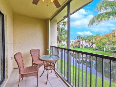398 Lakeview Dr 205, Weston, Florida 33326, USA