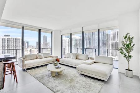 88 SW 7th Street 2411, Miami, Florida 33130, USA