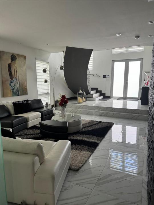 8272 NW 33rd Ter, Doral, Florida 33122