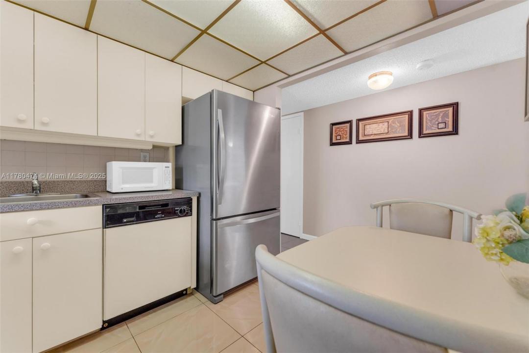 2101 Atlantic Shores Blvd 201, Hallandale Beach, 佛罗里达州 33009, 美国