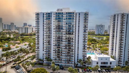 3731 N Country Club Dr 1927, Aventura, Florida 33180, USA