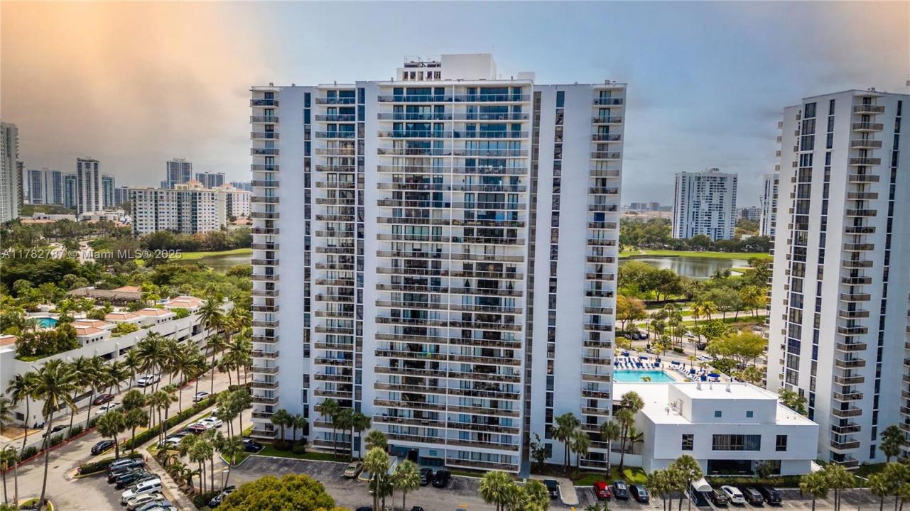 3731 N Country Club Dr 1927, Aventura, Florida 33180