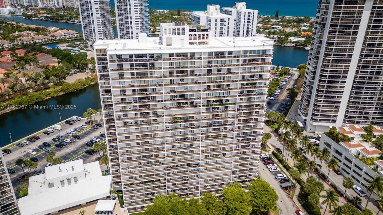 3731 N Country Club Dr 1927, Aventura, Florida 33180