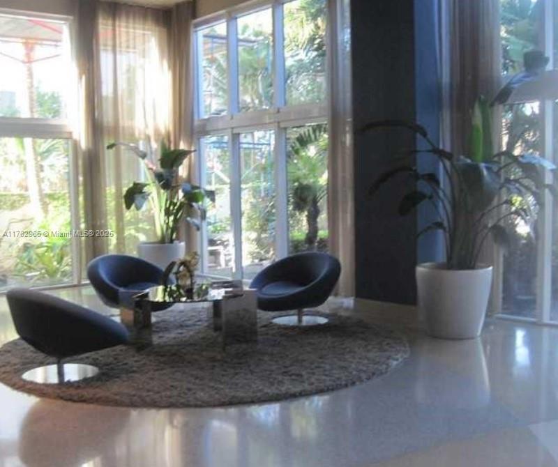 6365 Collins Ave 1508, Miami Beach, Florida 33141, USA