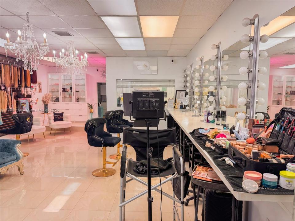 7287 W Flagler St, Miami, Florida 33144, USA