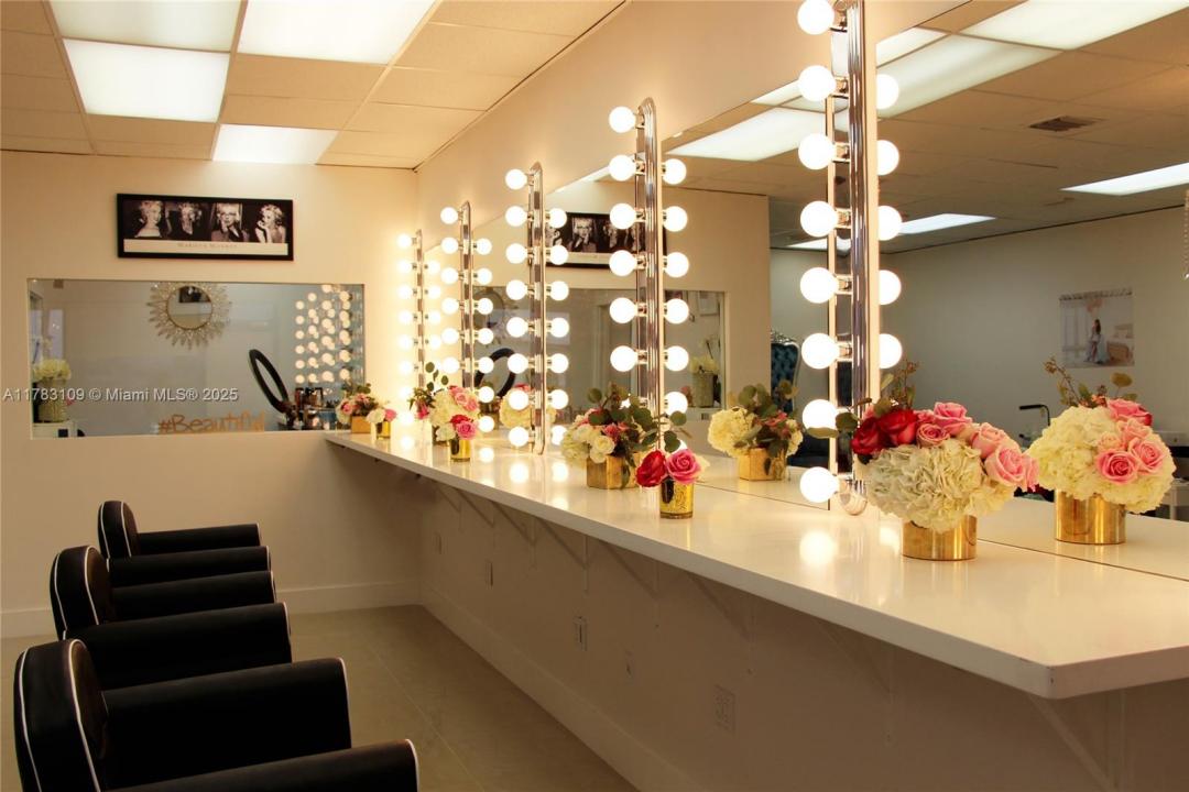 7287 W Flagler St, Miami, Florida 33144, USA
