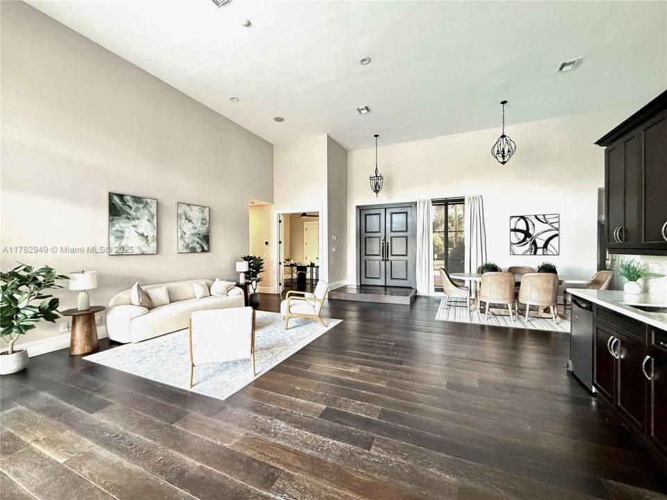 400 Alexandra Cir, Weston, Florida 33326