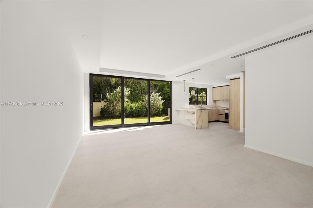 7498 SW 100th Street 8, Pinecrest, Florida 33156, Estados Unidos