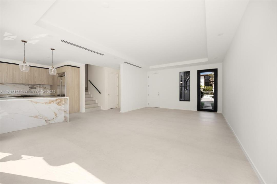 7498 SW 100th Street 8, Pinecrest, Florida 33156, Estados Unidos