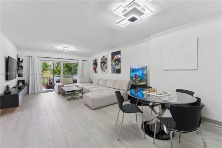 4400 Hillcrest Dr 303B, Hollywood, Florida 33021, USA