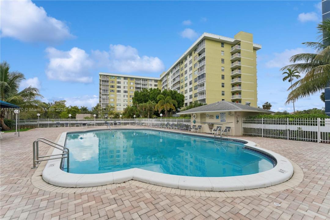 4400 Hillcrest Dr 303B, Hollywood, 佛罗里达州 33021, 美国