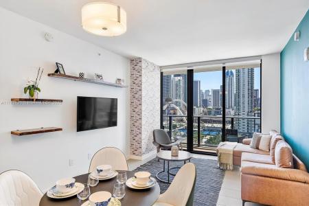 1600 NE 1st Ave 1208, Miami, Florida 33132, USA