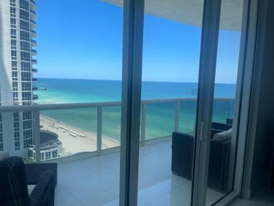 15811 Collins Ave 1402, Sunny Isles Beach, Florida 33160, USA