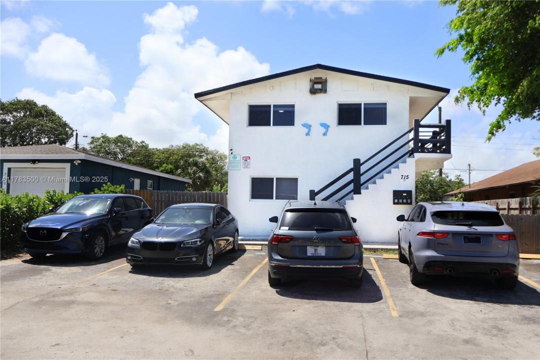 715 NW 5th Ave, Pompano Beach, Florida 33060, USA