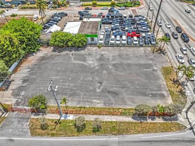 19045 NW 2nd Ave, Miami Gardens, Florida 33169, USA