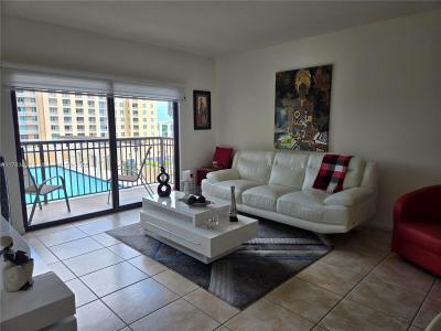 4242 NW 2nd St 706, Miami, Florida 33126, USA