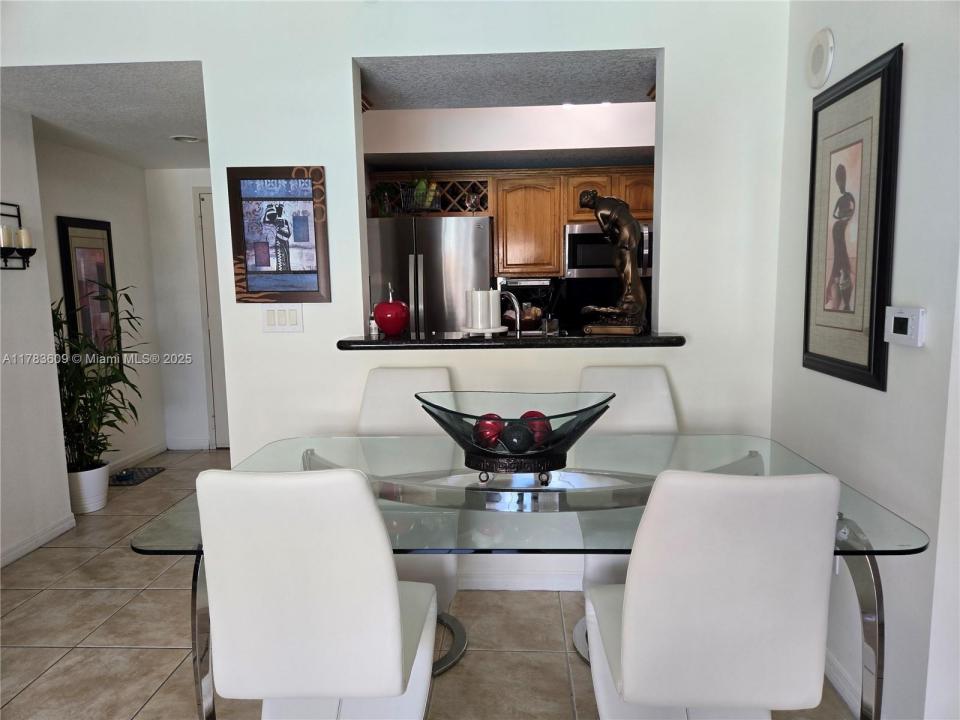 4242 NW 2nd St 706, Miami, פלורידה 33126, ארצות הברית של אמריקה 