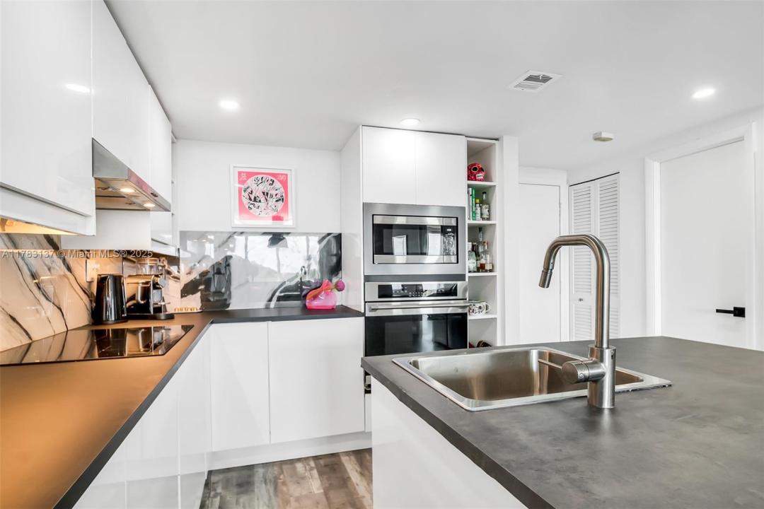 8233 Harding Ave 607, Miami Beach, Florida 33141