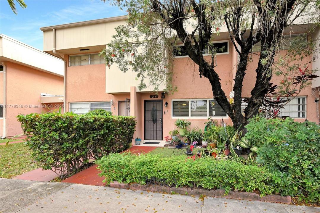 10881 SW 6th St 7, Sweetwater, 佛羅里達州 33174, 美國