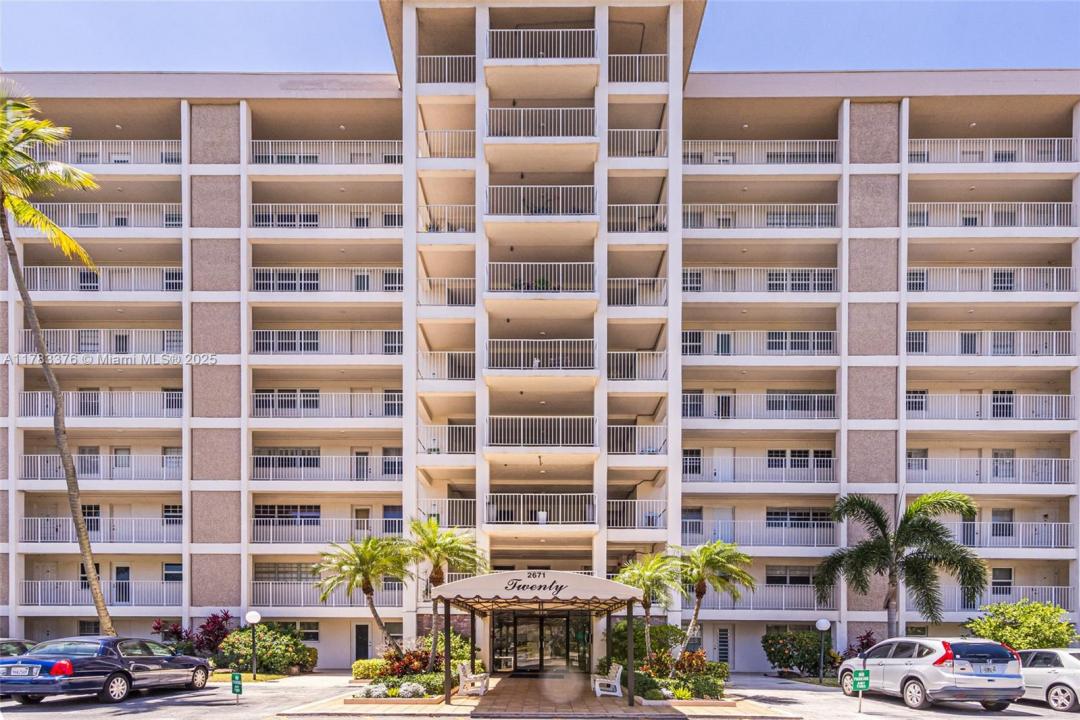 2671 S Course Dr 506, Pompano Beach, Florida 33069