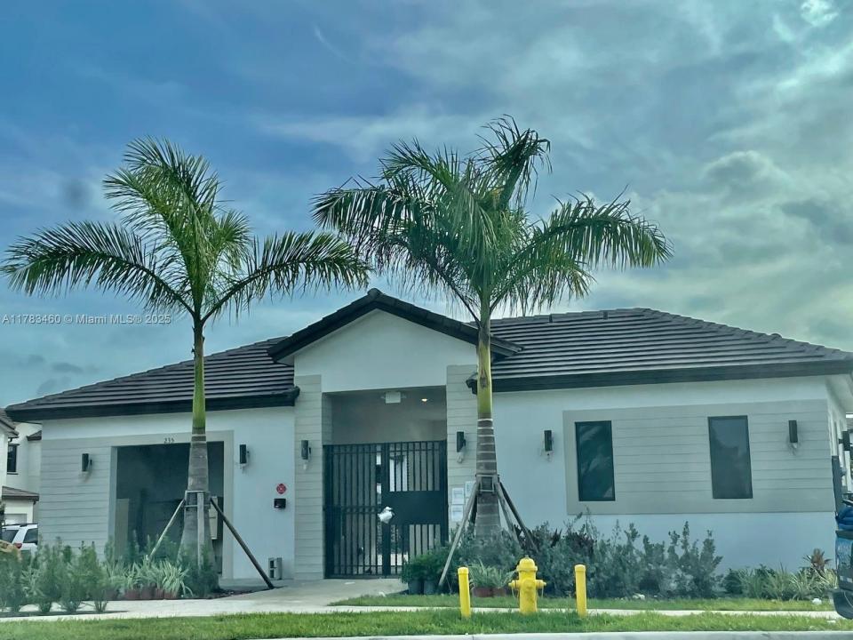 238 SW 159th Ct, Pembroke Pines, Florida 33027