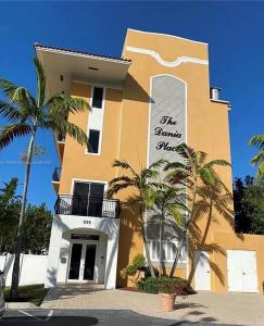 555 E Dania Beach Blvd 4, Dania Beach, Florida 33004, USA