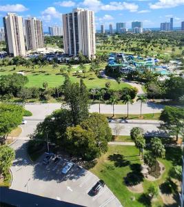 20100 W Country Club Dr PH-03, Aventura, Florida 33180, USA