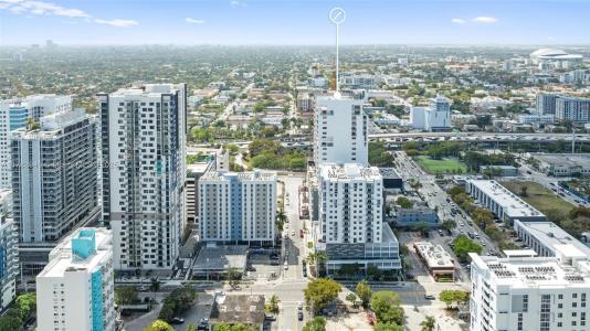 229 SW 9th St 608, Miami, Florida 33130, USA