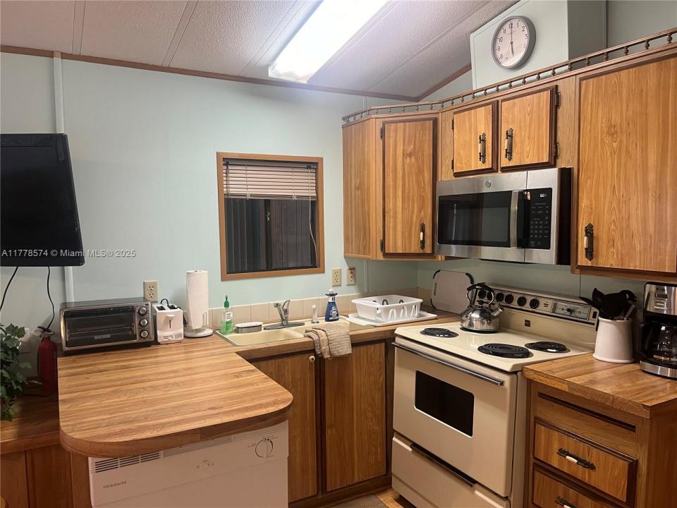 2064 Nettles Blvd, Jensen Beach, פלורידה 34957, ארצות הברית של אמריקה 
