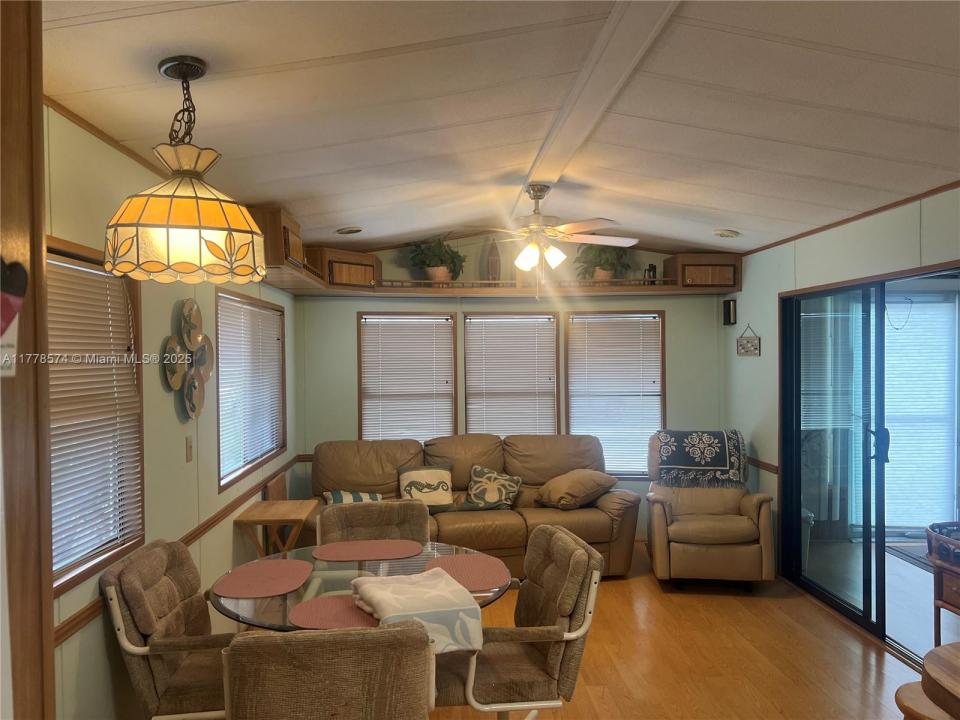 2064 Nettles Blvd, Jensen Beach, פלורידה 34957, ארצות הברית של אמריקה 