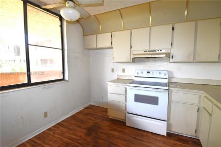8592 W Sunrise Blvd 303, Plantation, Florida 33322, USA