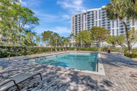 11111 Biscayne Blvd 8F, Miami, Florida 33181, USA