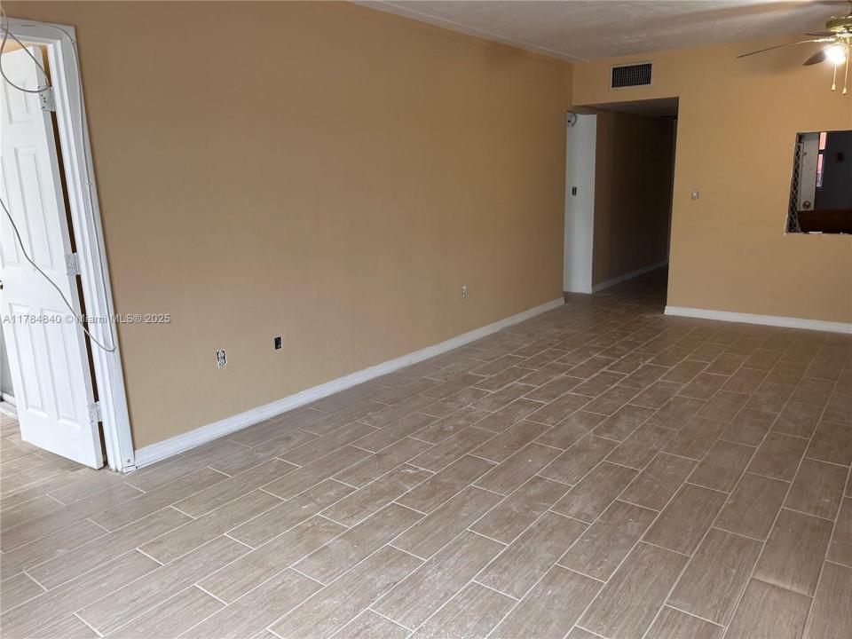 18900 NE 3rd Ct 520, Miami, Flórida 33179, Estados Unidos